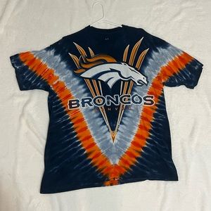 NFL Denver Broncos t shirt.